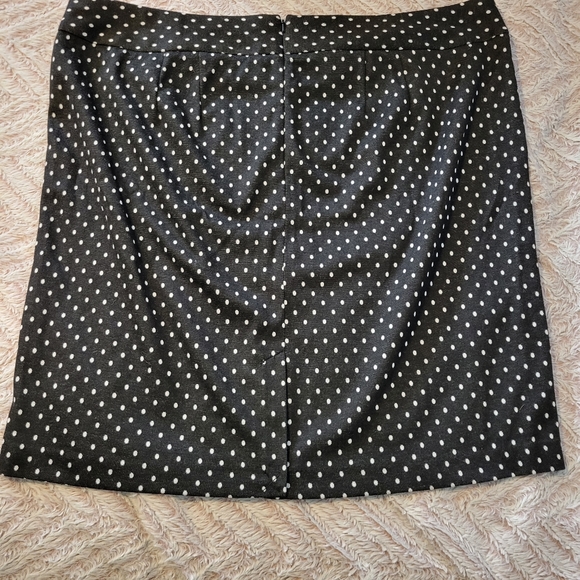 ⭐️2 for $30 SALE⭐️ NWOT Lane Bryant Size 26 Polka Dot Pencil Skirt - Picture 2 of 4